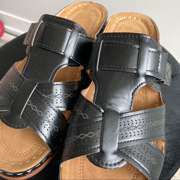🩴NWOT Women's Summer Sandals in size 8.5 🩴 - Picture 2 of 4